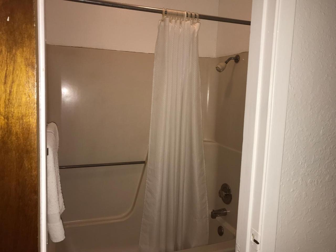 Luxury Inn George West 外观 照片